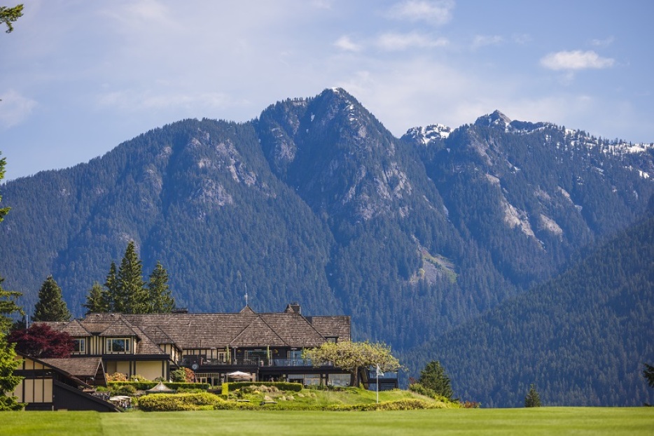 Travel by Private Jet to These Top 5 Canadian Golf Courses